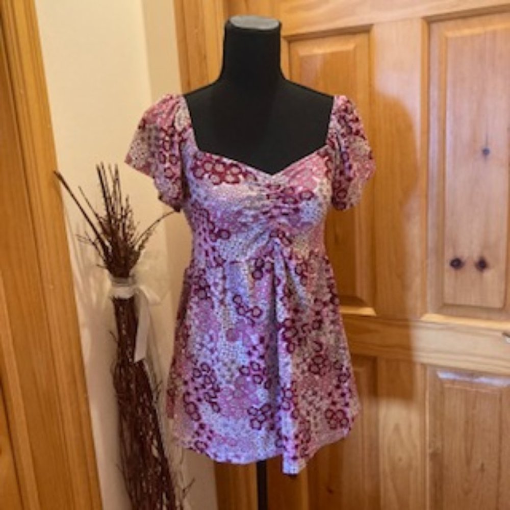 Flirty, feminine Top